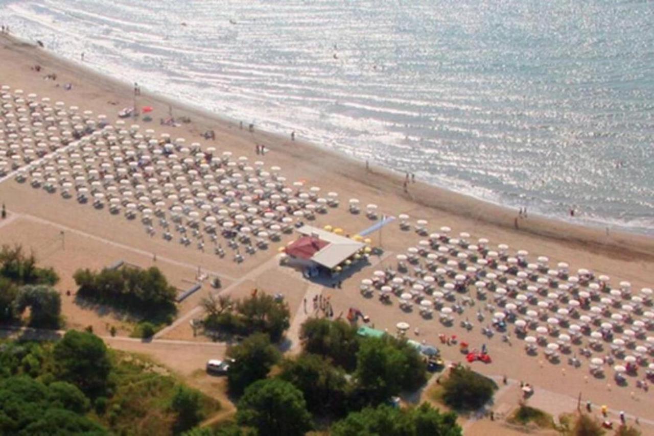 Arco Bungalow Eraclea Mare Eksteriør billede